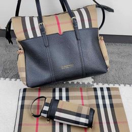 Sac à couches bébé de haute qualité Designer Mommy Sac Fashion grande capacité étanche à trois pièces multifonctionnelles 【code：L】Burberry Changing bag Travel Tote Bag A9