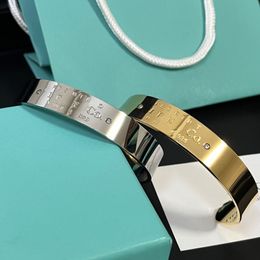 Bracelets de manche de bracelet de haute qualité bracelets femme manchette de manchette de bracelet de luxe de luxe 18k