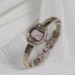 Hoge kwaliteit armbandhorloge Dames luxe horloge Designer horloge 25 mm Zwarte Romeinse wijzerplaat Roestvrij stalen beweging quartz horloge horloge Diamanten horloges dames 121