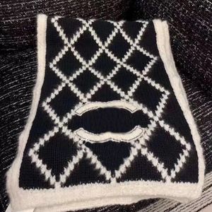 Bufanda cuadrada de Cachemira de marca de alta calidad, banda para el pelo sencilla en blanco y negro, bufandas de diseñador para mujer, diseño Popular, calidez a la moda