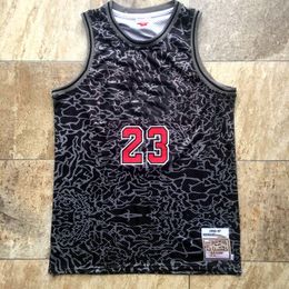 Hoogwaardige ademende en comfortabele gesplitste rood dicht borduurjerseys nr. 23 JDN Basketball Jersey