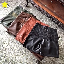 Pantalones cortos de cuero PU para hombre y mujer, calzas informales con letras bordadas, color burdeos, verde y negro, de alta calidad, con etiquetas