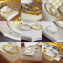 Hoge kwaliteit autobanden 18k gouden vakantiecadeau armband sieraden Elegante luxe, prachtige en hoogwaardige armbanden met een verzameling niches. Hebben originele doos