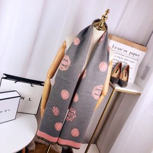 Chal de Pashmina de Cachemira de alta calidad, bufanda de estilo italiano de marca de lujo, nuevo regalo caliente, accesorios de moda, Boutique de invierno para mujeres, bufandas cálidas estampadas de Color sólido