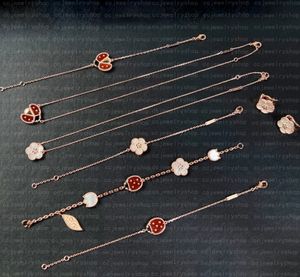 Colliers coccinelle classiques trèfle à 4/quatre feuilles de haute qualité, pendentifs en nacre plaquée acier inoxydable 18 carats pour femmes, bijoux de fiançailles pour la fête des mères