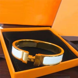 Hoge kwaliteit klassieke armband designer jewely dames modieuze armband Design Bangle roestvrijstalen armbanden sieraden voor mannen en vrouwen MAAT 8 MM 18K verguld.