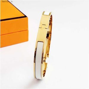 Hoogwaardige klassieke mode -armband Designer Roestvrij stalen armbanden 8mm 12 mm Gold armbanden Luxuremerk voor mannen Valentijnscadeau