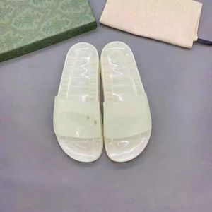 Alta calidad clásico nuevo verano zapatilla película moda cómodos zapatos para mujer para hombre Playa zapatillas de interior sexy sandalias para mujer baño cristal suela de goma tamaño 35-45