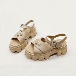 Sandalias de piel de vaca de alta calidad, zapatos planos de Color caramelo, zapatillas de ocio para mujer, sandalias de playa de arena cómodas con fondo plano para mujer 35-40