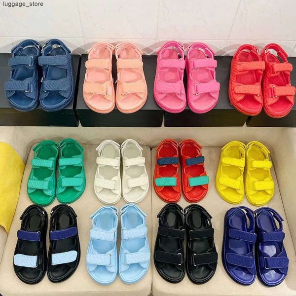 Sandalias de piel de vaca de alta calidad Zapatos planos de color caramelo Cuero para mujer 100% Diseñador de ocio Zapatilla de lujo al aire libre Para mujer Confort de fondo plano Sandalias de playa de arena