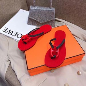 Tongs évidées design de haute qualité 11 couleurs adaptées au port de sandales en caoutchouc, pantoufles résistantes à l'usure en été indoo