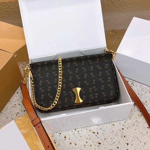 Bolso de diseñador de alta calidad CE Cadena de mujer Bolsa de mensajero de crossbody Bolsos de lujo de cuero marrón Moda para mujer Disco de metal Bolsa de axila