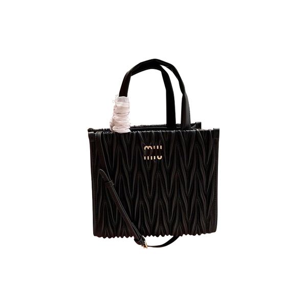 Sac de créateur de haute qualité Sac fourre-tout de luxe Matelasse Sac de shopping de mode Sac fourre-tout en peau de mouton Sac à main classique Matériel doré Poignée en cuir Fourre-tout Sac à bandoulière