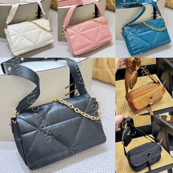 Bolso de diseñador de alta calidad Bolso de hombro para hombres y mujeres Bolso cruzado de moda Logotipo de metal triangular esmaltado Bandera de cuero de vaca Bolso de viaje de gran capacidad Bolso de embrague