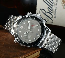 Relógio masculino caro de designer de alta qualidade Relógio de quartzo de trabalho de cinco pinos Moda pulseira de relógio de aço inoxidável Relógio agente de fábrica orientar relógios de choque de passagem