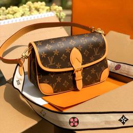 Bolso de diseñador de alta calidad Bolso de mensajero de lujo para mujer Bolso cruzado Bolso retro de un solo hombro Presbicia Bolsa de enfermera Monedero de gran capacidad