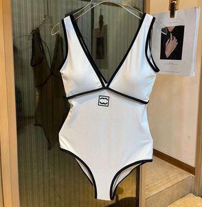 Haute qualité Designer dames été plage sous-vêtement bikini maillots de bain femmes maillot de bain sexy maillots de bain une pièce CHD46789