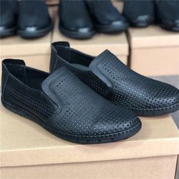 Haute Qualité Designer Hommes Robe Chaussures De Luxe Mocassins Conduite En Cuir Véritable Italien Slip sur Noir Casual Chaussure Respirant Avec Boîte 047