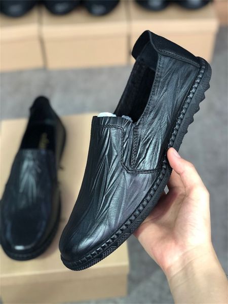 Haute Qualité Designer Hommes Robe Chaussures De Luxe Mocassins Conduite En Cuir Véritable Italien Slip sur Noir Casual Chaussure Respirant Avec Boîte 056