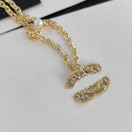 Colliers de créateurs de haute qualité Diamond Heart Pendentides Design Brand LETTER PENDANT 18K GOL COPPER Collier Perle chaînes de poulai