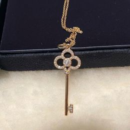 Collier clé de marque de créateur Tarm T Famille Couronne Collier Key Collier 925 Silver Silver 18K Gold rose plaqué avec collier pendentif en diamant pour femmes