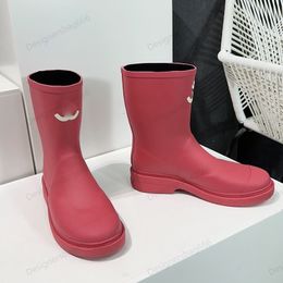 Bottes de pluie de designer de haute qualité femme épais talon épais semelles épaisses bottes courtes mode femme pour hommes