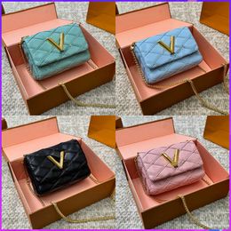 Bolsos de hombro de diseño de alta calidad Bolso de hombro de cadena de torcido con caja de bolsas de moda cuadradas de cuero retro regalos