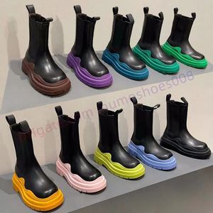 Botas de invierno de diseñador de alta calidad Botas Chelsea casuales para mujer Color ondulado Neumático Suela de goma Espesor Tendencia Martin Zapatos Moda Lujo Dama Ocio Botas de lluvia