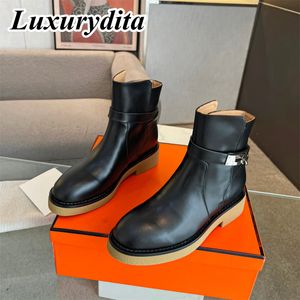 Bottes longues de luxe pour femmes de haute qualité, semelle épaisse, jambe à talons hauts, bottes Martin en cuir de mode sur les bottines sur les chaussettes au genou, bottes Chelsea à talon H YMHM 019