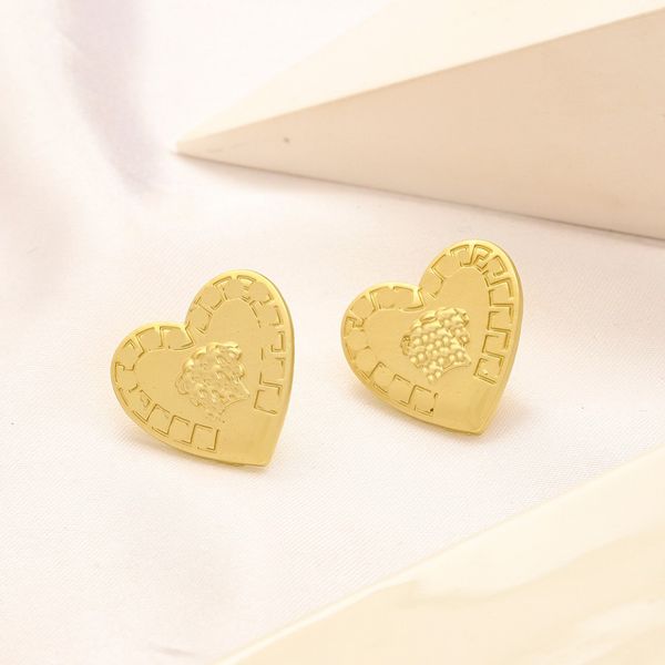 Boucles d'oreilles de haute qualité Designer de bijoux de luxe de charme Love Stud Classic True Logo de marque en acier inoxydable plaqué or 18 carats Résistant à la décoloration Boucles d'oreilles en gros