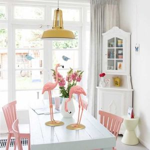 Ornement en résine de flamant rose élégant de haute qualité pour la décoration de la maison salon bureau de table mariage artificiel décor à la maison 210607