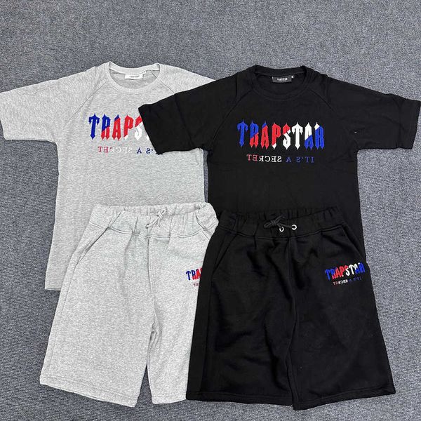 Haute qualité broderie Trapstar t-shirts ensemble rouge bleu blanc à manches courtes hommes femmes tenue d'été short costume