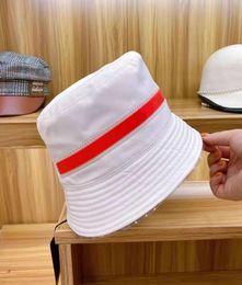 Designer de mode de haute qualité Chapeau de godet en plein air Bonnet Badge Casquette Femmes Lettre classique Casquettes Chapeaux Hommes Femmes Bonnet Baseball Cap5027568