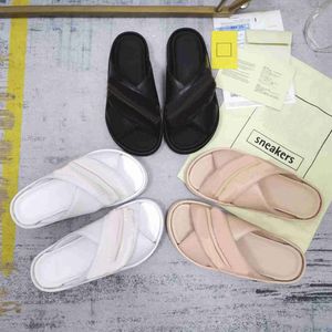 Hoge kwaliteit modeschoenen pantoffels persoonlijkheid mode comfortabele sandaal met zachte zolen binnen badkamer bad antislip dame buitenglijbanen