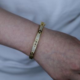 Hoogwaardige mode Vrouwen handarmband sieraden Gold vergulde micro -plave heldere CZ Turkish Lucky Evil Eye Eye Bangle armbanden voor vrouwen dagelijkse slijtage mode -accessoires