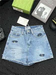 Hoogwaardige mode dames jeans knie lengte gescheurde jeans voor dames holes plus size denim shorts met taille vrouwelijke Jean