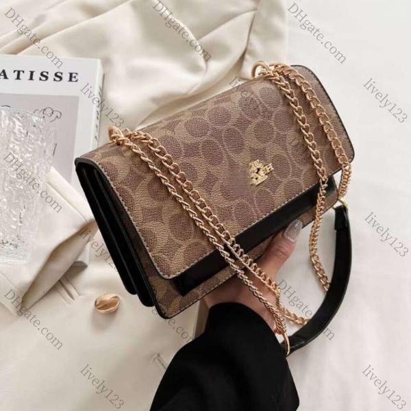 Sac à main pour femmes à la mode de haute qualité 2024 Nouvelle chaîne crossbody bodal multi-compartiment sac carré de style sac à dos