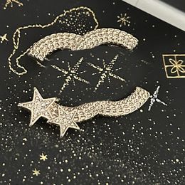 Regalos de alta calidad Perla Pin Broches de diamantes Diseñador Estrella Broche Marca Carta Pines Hombres Mujeres 18k Chapado en oro Traje de cobre Pin Fiesta Casarse Joyería Amores Accesorios