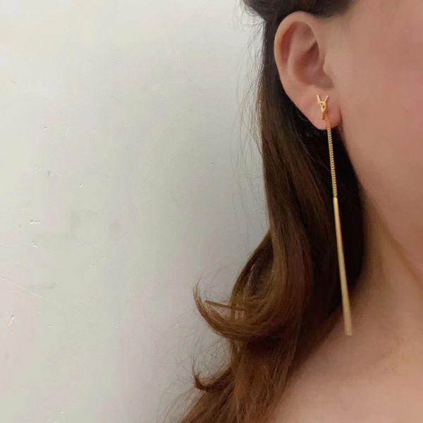 Boucles d'oreilles pompons plaqué or de haute qualité pour femmes Boucles d'oreilles longues design pour assister à des banquets avec boucles d'oreilles pendantes