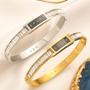 Hoogwaardige gouden zilveren ontwerper armbanden merk brief brangle sieraden bruiloft geschenken mannen dames kristallen armband minnaar roestvrij staal mode accessoire geschenken