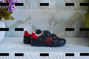 hoogwaardige kinderschoenen baby zwarte mode casual schoen kinderontwerper sneakers boxbescherming verzending kindermaat 26-35