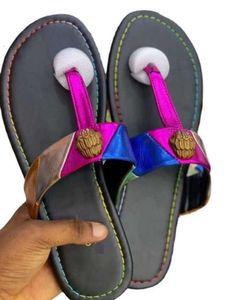 Les tongs Kurt Geiger de haute qualité sont des pantoufles sandales pour femmes couture de luxe arc-en-ciel slipper destines chaussures plates chaussures aigle têtes diamant boucle plus mode 4662