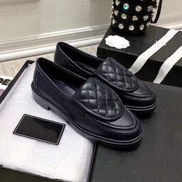 Chaussures décontractées pour femmes de haute qualité Designer en cuir petit parfum mocassins à carreaux losanges broderie de mode talon bas boucle confortable chaussure unique