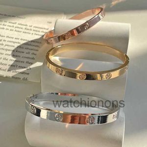 Brazalete de aleación de moda de bangle de lujo de alta calidad para damas hipoalergénicas