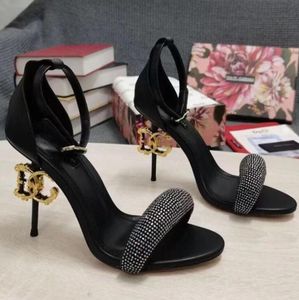 Marcas de lujo de alta calidad Sandalias de charol Zapatos Tacón pop Chapado en oro Carbono Desnudo Negro Rojo Bombas Gladiador Sandalias con caja.EU35-42 Envío gratis