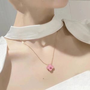 Lujo de alta calidad Clásico Cuatro Trébol Collares pendientes Cadena de diseñador Oro de 18 quilates Concha rosa para niña Boda Joyería del día de la madre Mujer