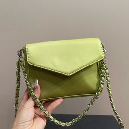 Sac de créateur de luxe de haute qualité Sacs à main Sac à main en nylon macaron à clapet mignon et doux Sac sous les bras Beau et élégant Sac de soirée Mini sac Portefeuille