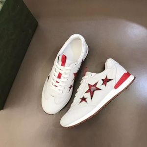 Hoogwaardige luxe designer schoenen mannen casual schoenkalfsleer sneakers de koeienhuid erin is zeer comfortabel mkj897581