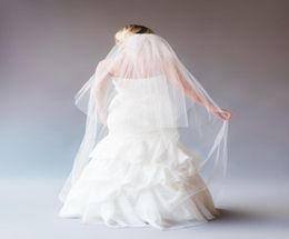 Haute qualité luxe élégant romantique CutEdge pour robes de mariée mantille chapelle longueur voile blanc ivoire mariage Veils9996246