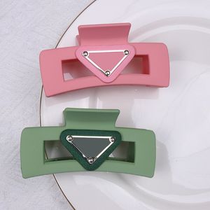 Pinzas para glaseado de letras P geométricas de lujo de alta calidad, pinzas para el pelo triangulares cuadradas para mujer, pinza para el pelo grande de cangrejo, pinza de garra de Color sólido para niña, accesorios de diseñador